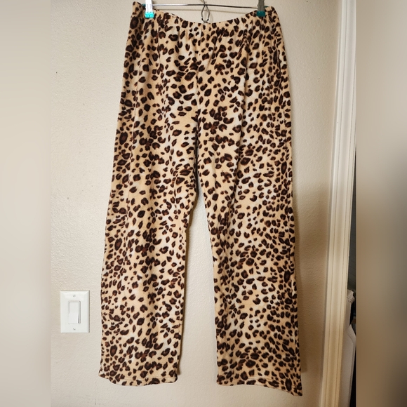 Animal Print Sleepwear, Women's Large 2pc Fleece Animal Print Pajamas - Picture 4 of 10